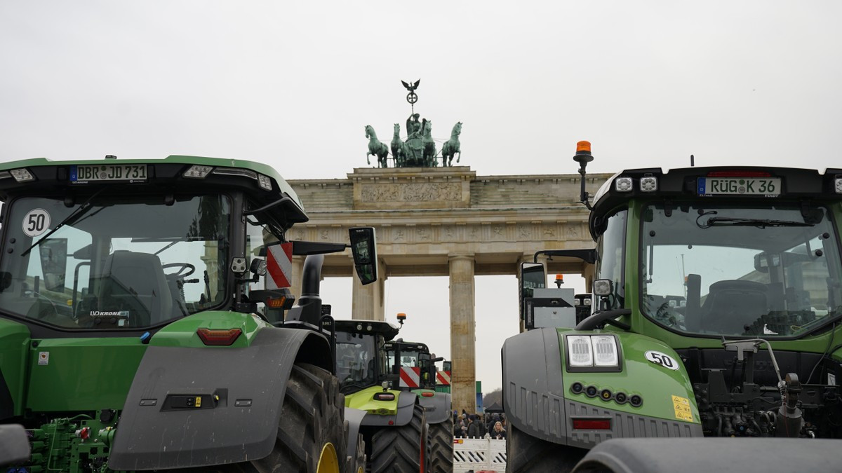 Protest nemških kmetov ostaja čez praznike zamrznjen. Nemška vlada ima do 8. januarja čas, da spremni svoje odločitve.