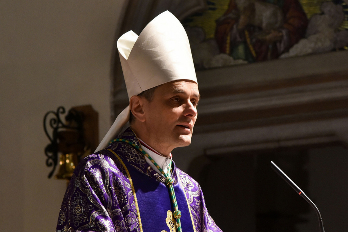 Škof Andrej Saje 