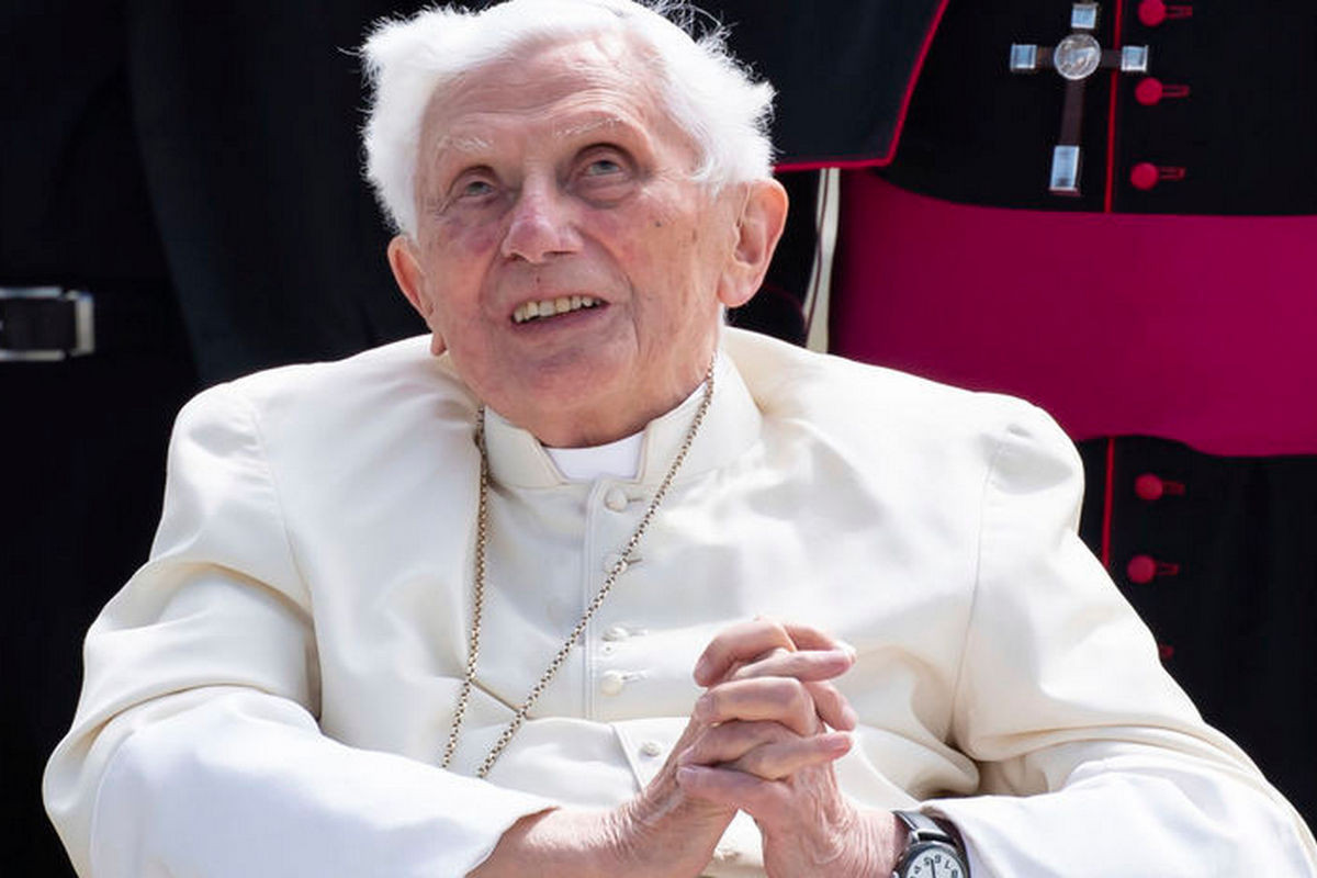 Zaslužni papež Benedikt XVI.
