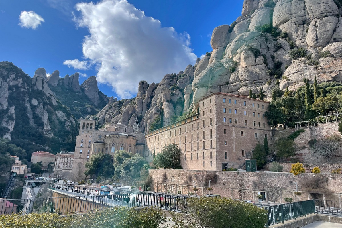 Samostan na gori Montserrat v Španiji