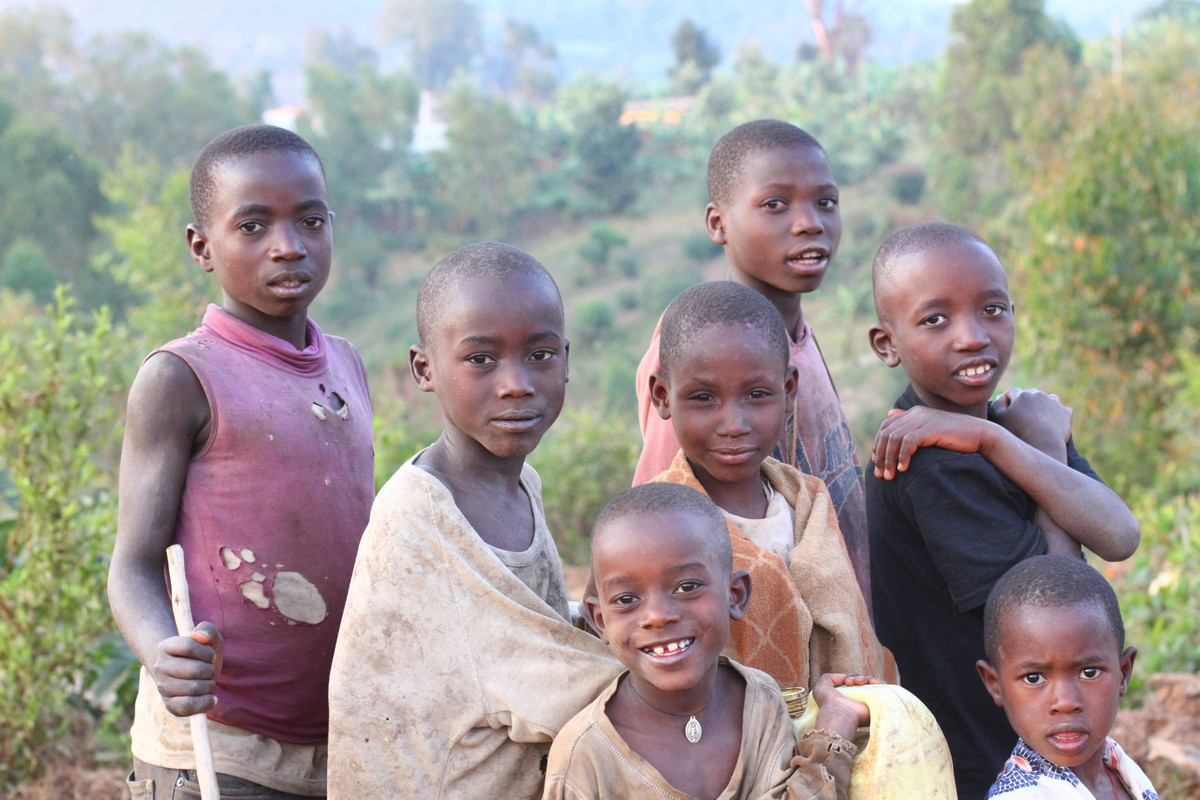 Otroci Burundi