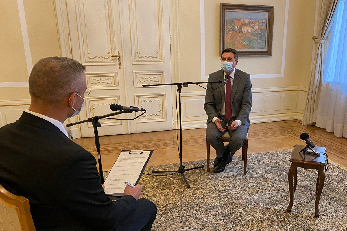 Predsednik Borut Pahor v pogovoru z Alenom Salihovićem