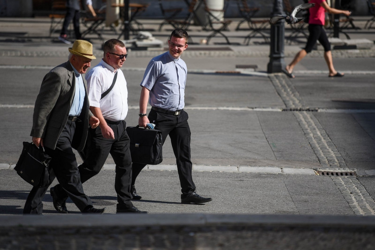 Duhovniki na ljubljanskih ulicah