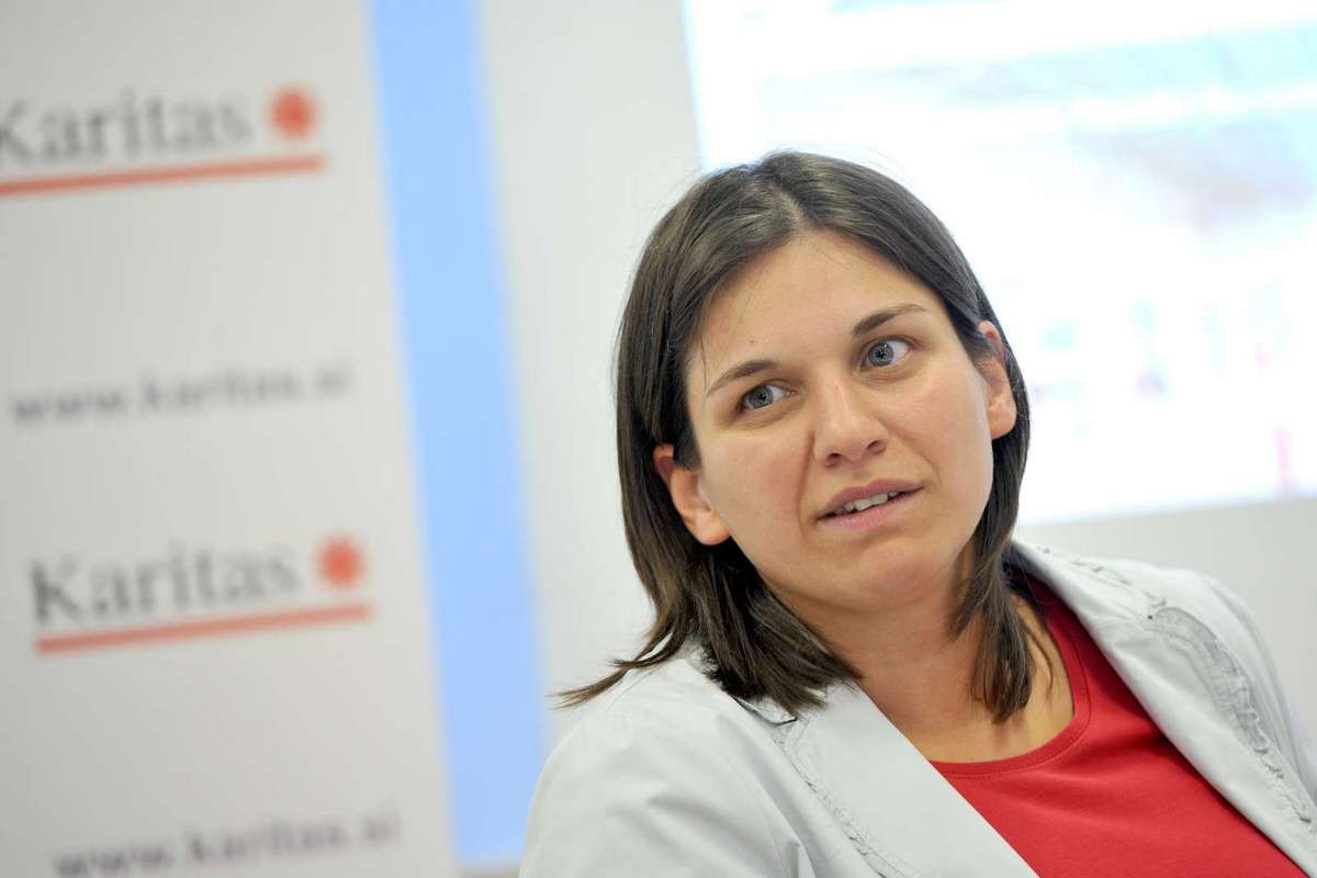 Jana Lampe v organizaciji številnih novinarskih konferenc Slovenske karitas
