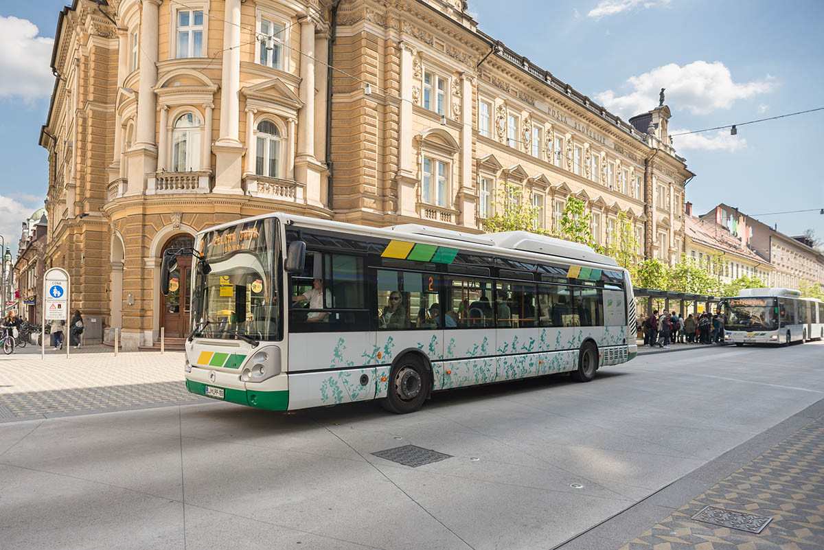 'V Sloveniji je statistika javnega prevoza kruta, le 4 % prebivalstva Slovenije na dnevnih poteh uporablja avtobus in vlak, kar je izredno nizka številka. Tu imamo res še veliko za postoriti.'