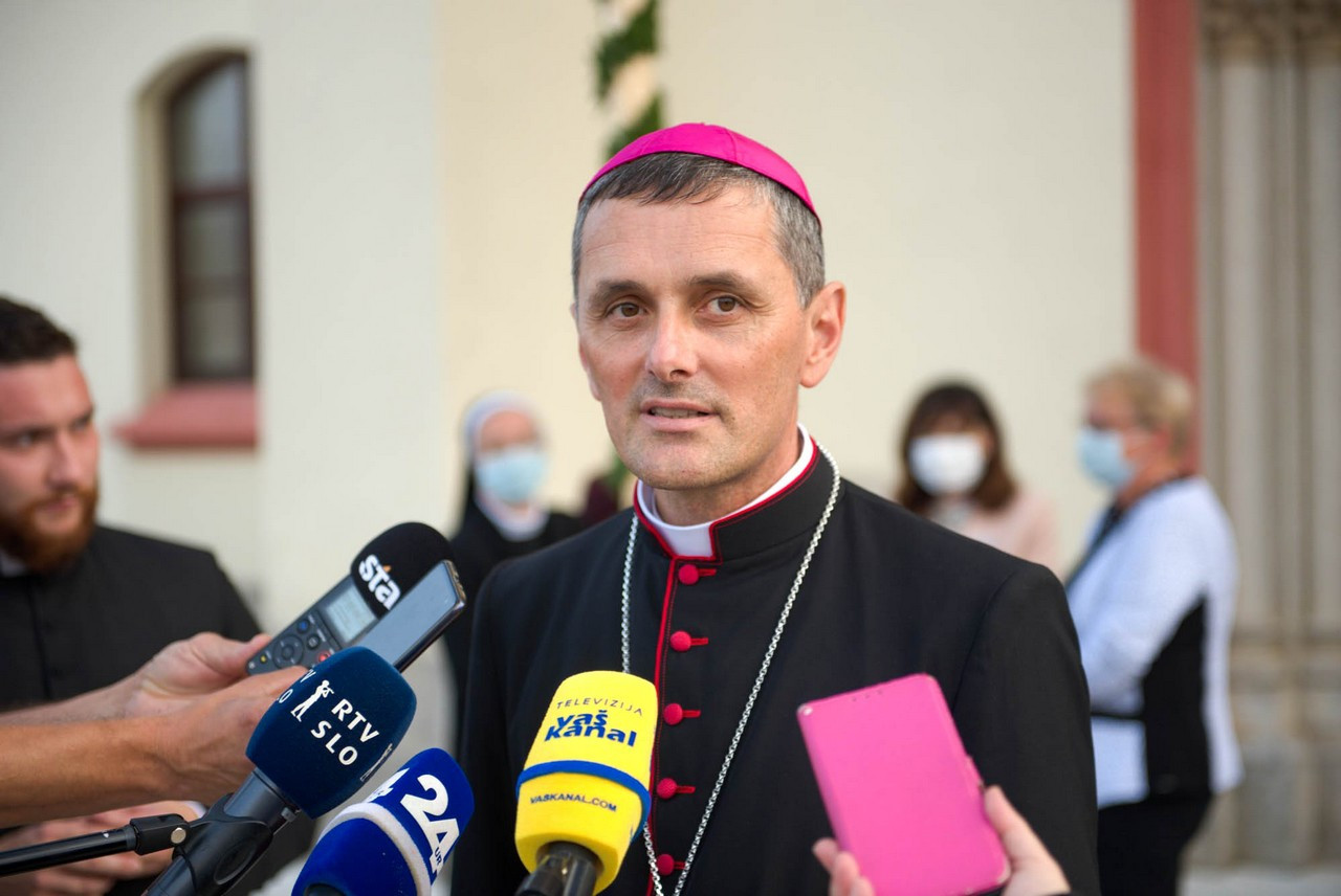 Posvetitev novomeškega škofa Andreja Sajeta