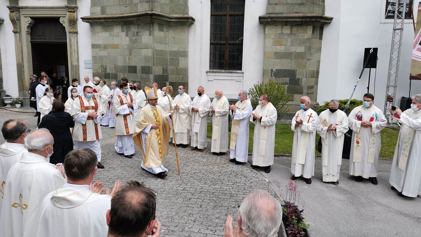 Prvi pozdrav novega celjskega škofa