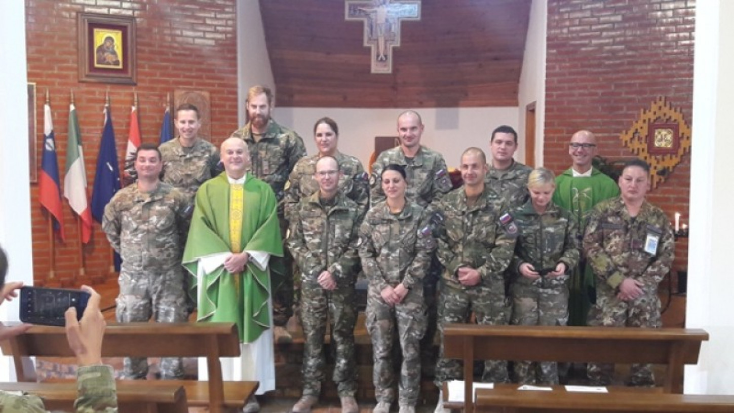 Vojaški vikariat obiskal pripadnike Slovenske vojske na Kosovem