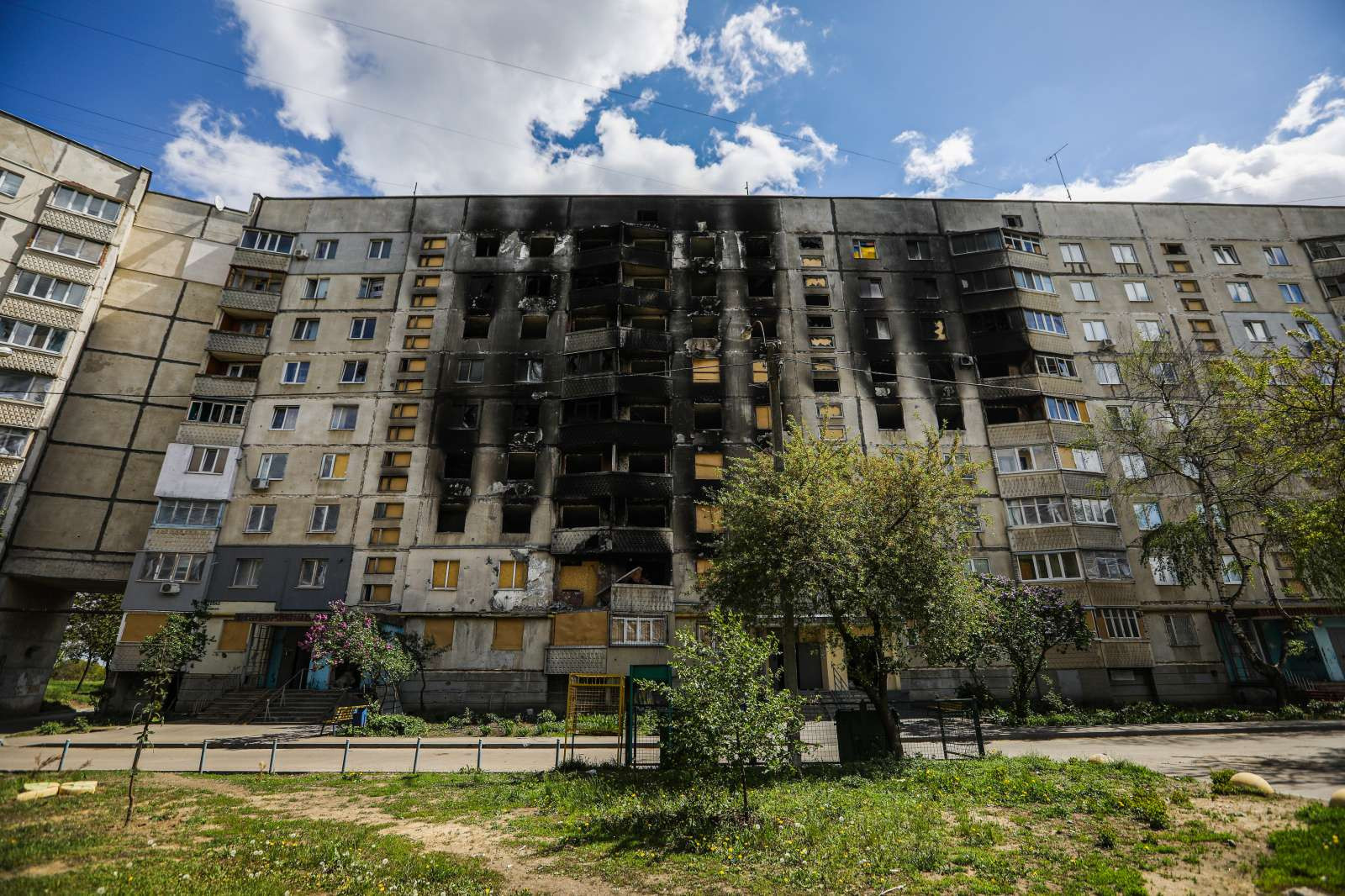 Vojna v Ukrajini: Ruske sile z ognjem ne prizanašajo civilistom