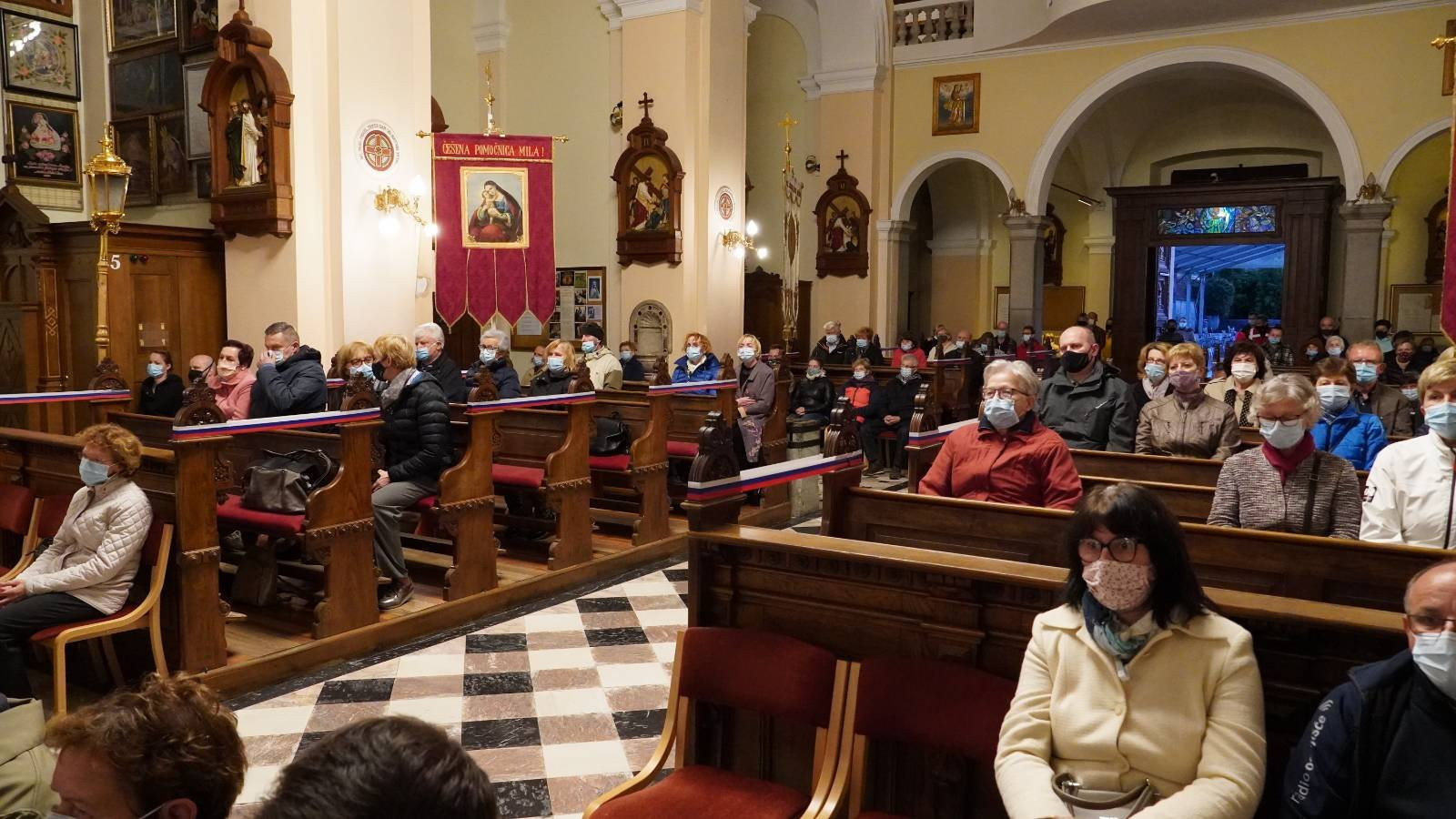 Večer slovenskih krščanskih izročil 2021:  Verniki v baziliki