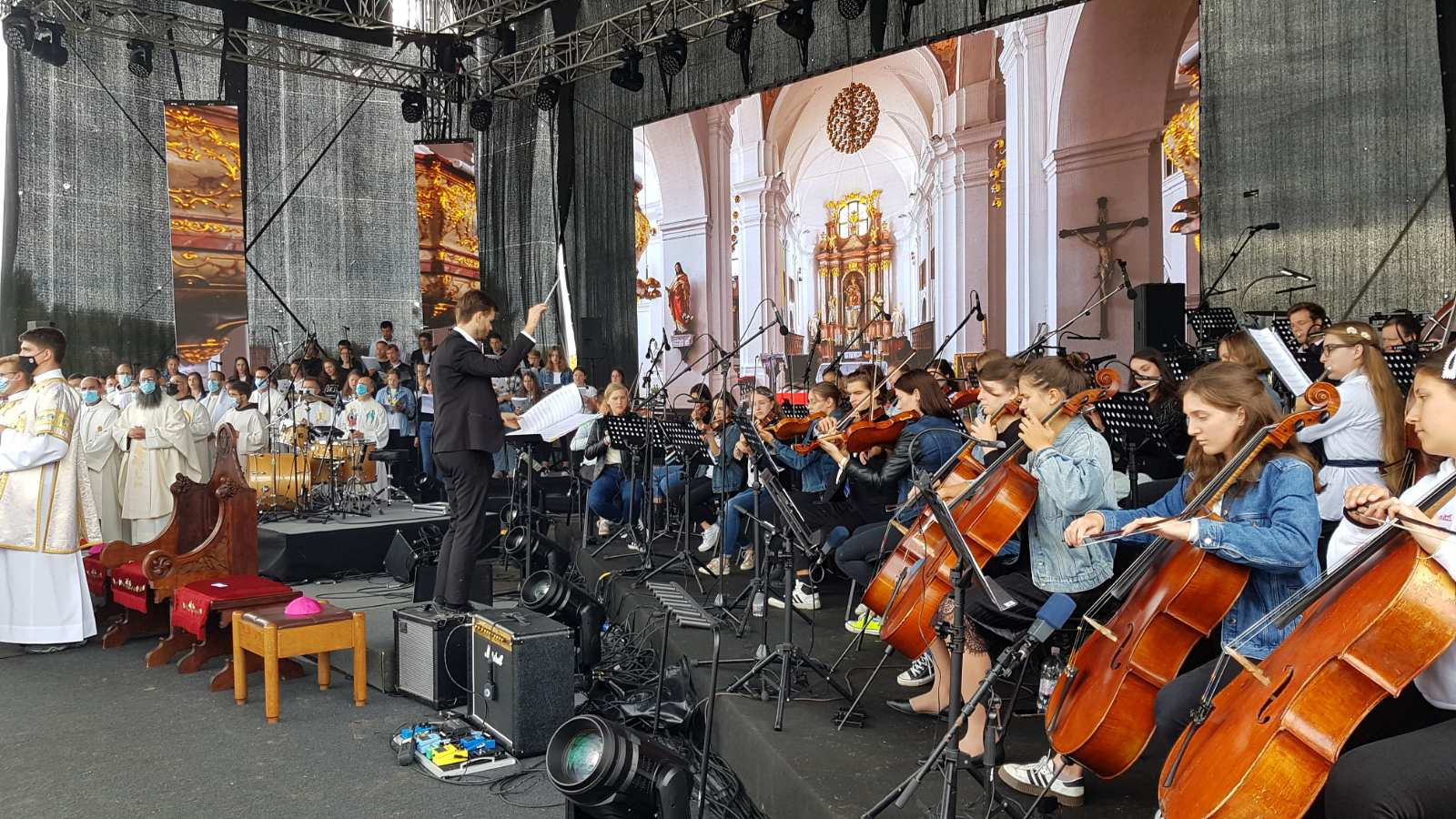 Orkester in zbor pod vodstvom Mihe Zupanca Kovača