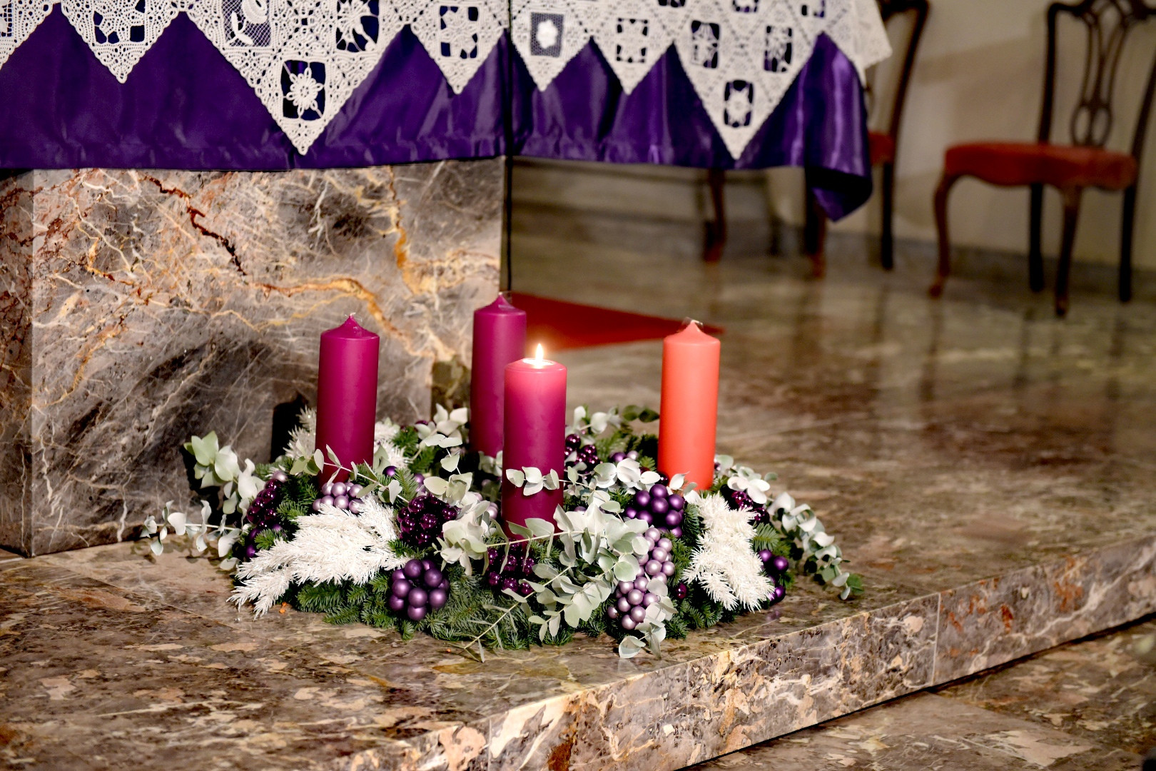 Na 1. adventno nedeljo smo prižgali prvo svečko in blagoslovili adventne vence