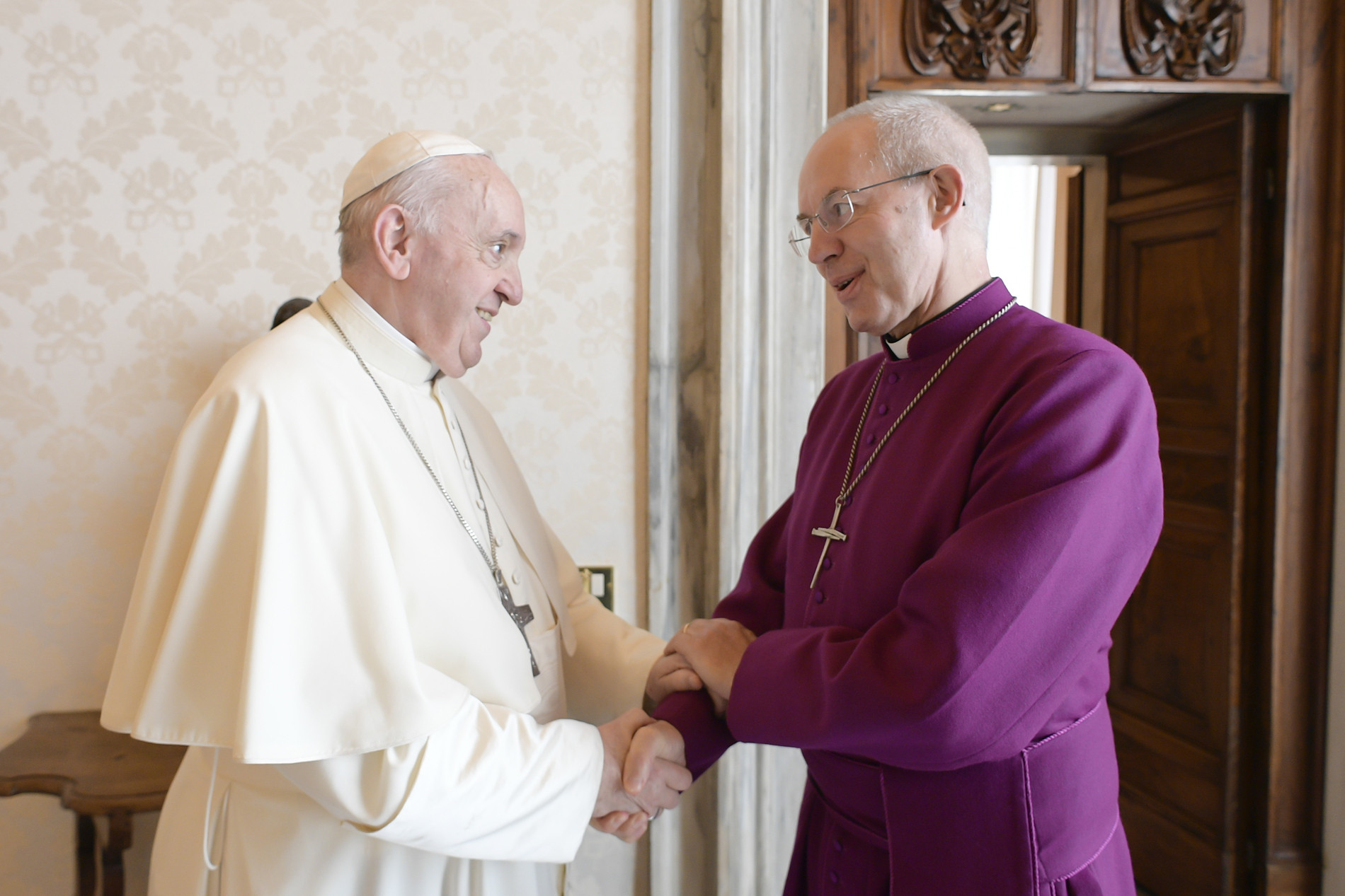Papež in anglikanski nadškof Welby