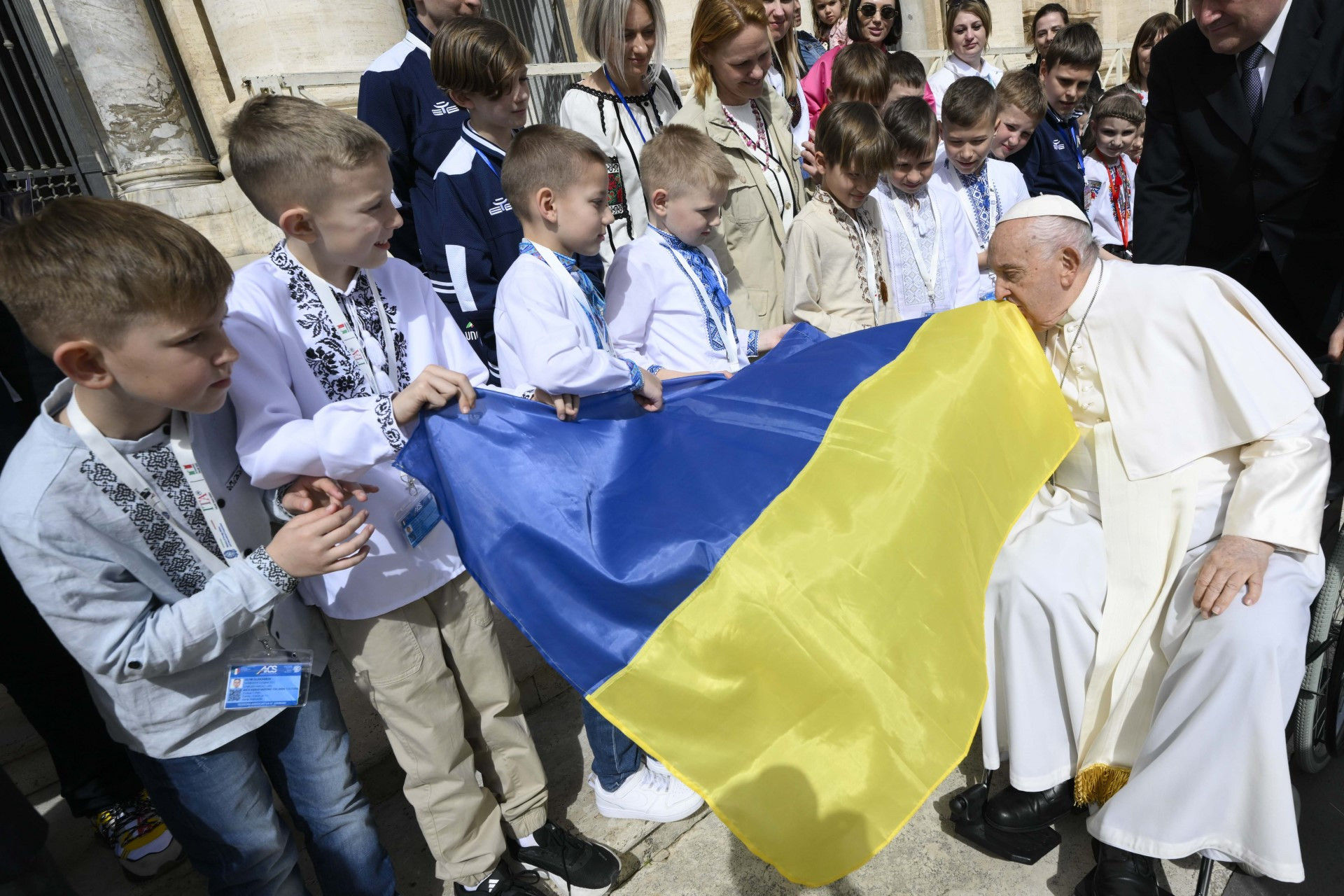 Ob sklepu avdience je papež znova opozoril na številne konflikte po vsem svetu in pozval k prizadevanjem za mir