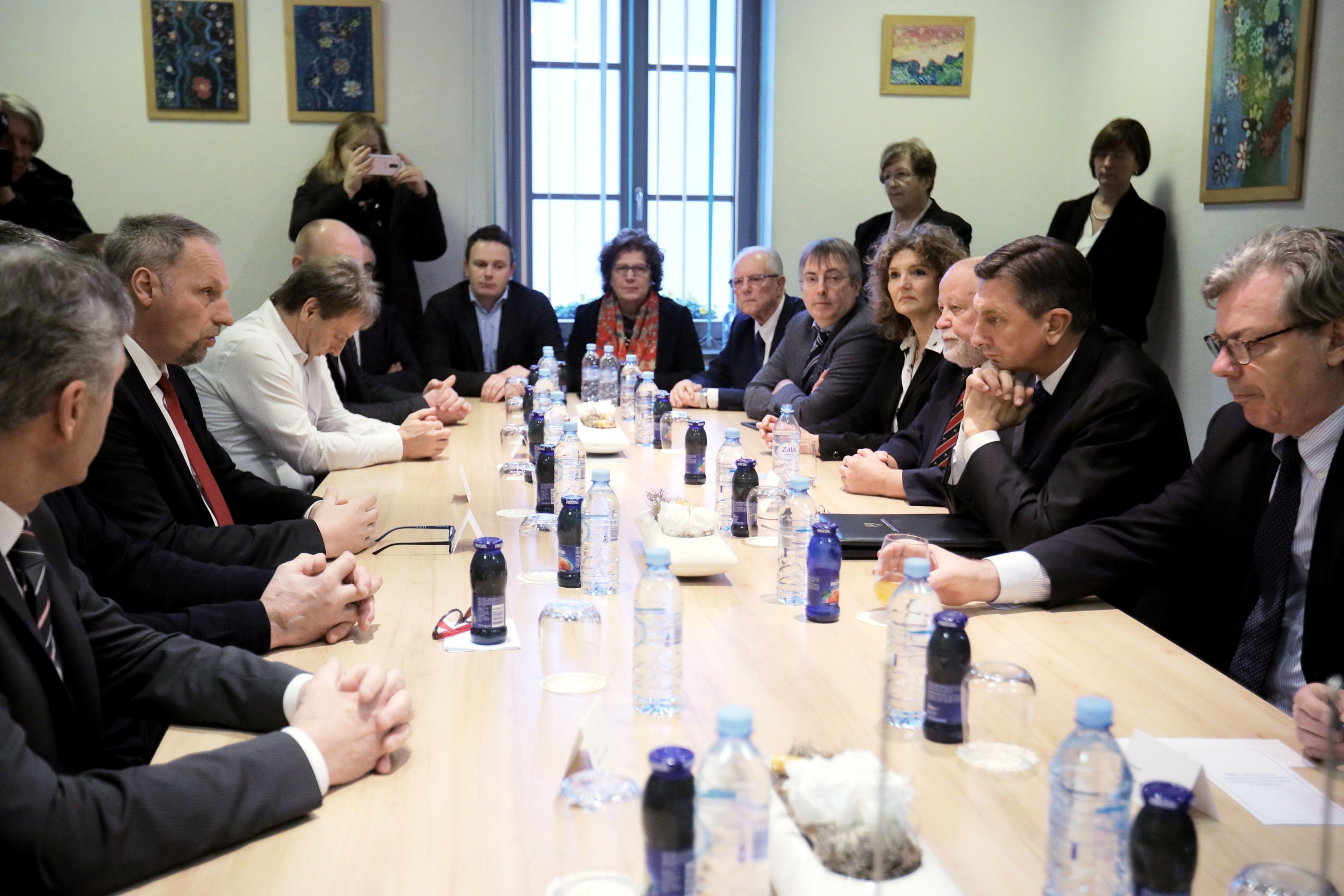 Predsednik Pahor se je srečal z župani in predstavniki iz zamejstva