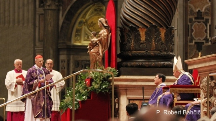 Kardinal Bertone se zahvaljuje papežu