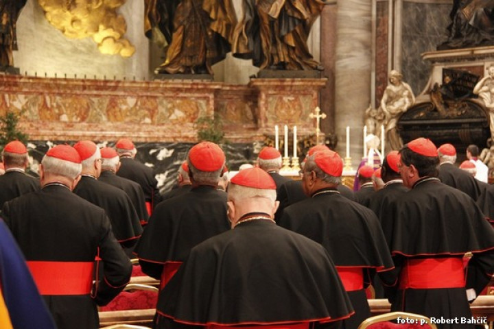 Kardinali v baziliki sv. Petra