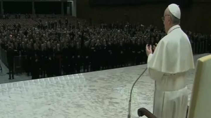 Papež Frančišek z novinarji