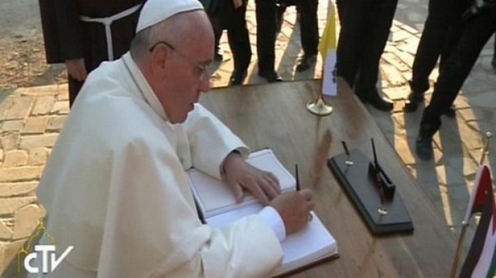 Papežev vpis v knjigo gostov