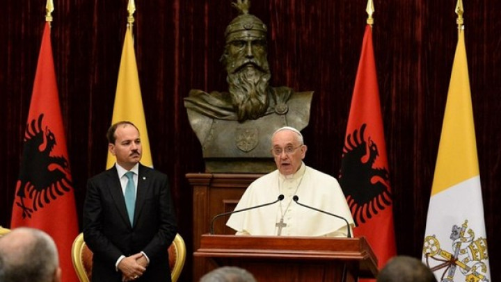 Papež in albanski predsednik