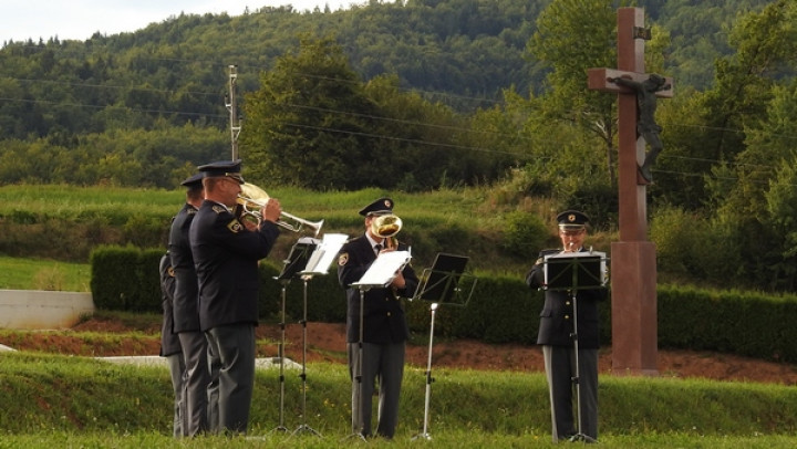Ob slovesu je zaigral kvintet trobil Slovenske policije