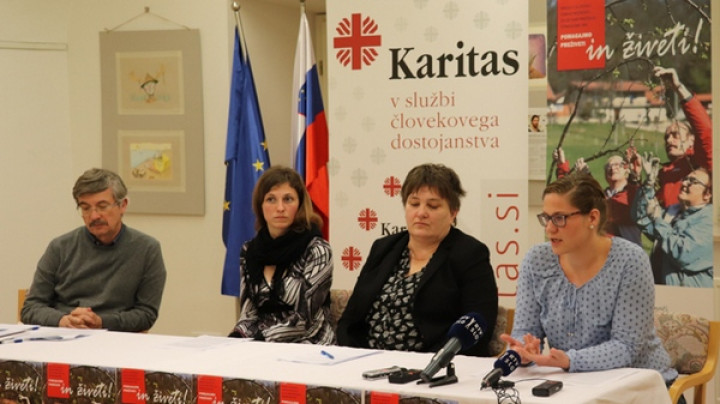Novinarska konferenca sodelavcev Slovenske karitas