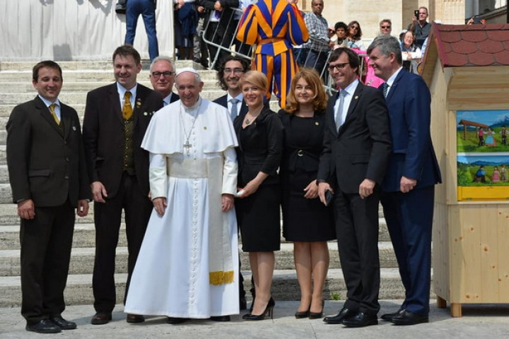 Ministrica s sodelaci in vodstvom ČZS v družbi papeža Frančiška