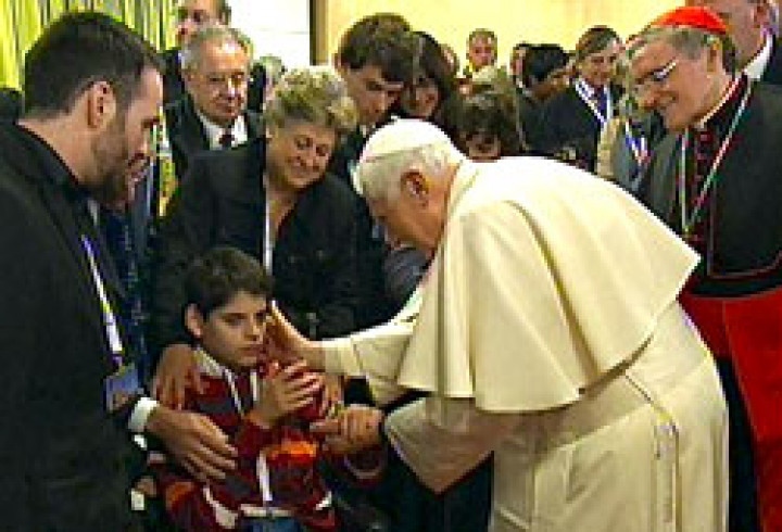 Papež med invalidi