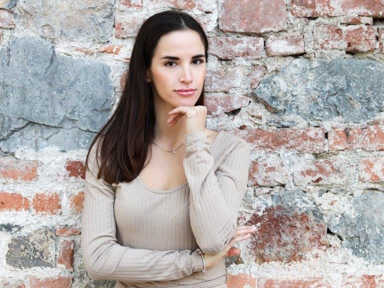 Simona Korenčan, dr. med. je avtorica spletnega tečaja Najsrčekbije, dostopnega tudi na Instagram profilu SkrbenStars.si.