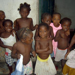 Angola, otroci (photo: ARO)