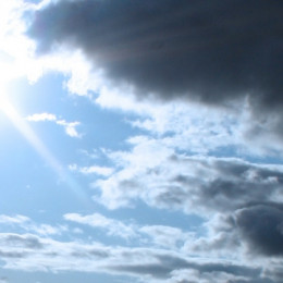 Sonce izza oblakov (photo: www.creativemyk.com)