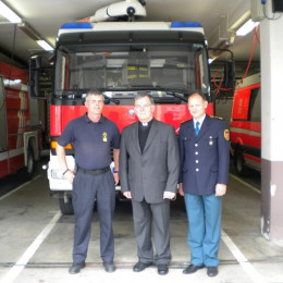 Škof Lipovšek s predstavnikoma PGE Celje (photo: PGE Celje)