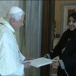 Benedikt XVI. in prva veleposlanica Arabskih emiratov (photo: CTV)