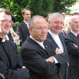 Škofijska klasična gimnazija - 1. šolski dan- nadškofa Stres in Uran med dijaki in profesorji (photo: ARO)