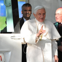 Papež se bo med vernike popeljal s papamobilom (photo: nn)