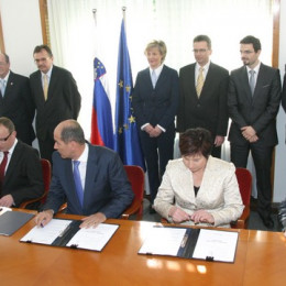Podpis koalicijske pogodbe (photo: Izidor Šček)