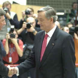 Novi in stari predsednik Borut Pahor in Danilo Türk (photo: www.facebook.com/borutpahor.si)