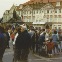 Protestniki na praških ulicah (photo: Wikipedia)