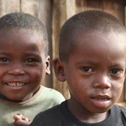 Otroci na Madagaskarju (photo: Stane Kerin)