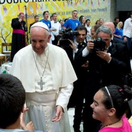Papež Frančišek med mladimi v Sarajevu (photo: CTV/AP)