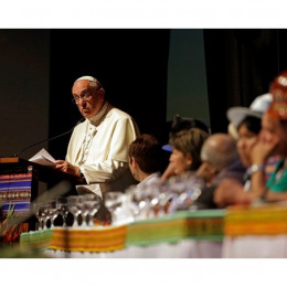 Papež med člani ljudskih gibanj (photo: Radio Vatikan)