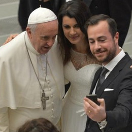 Selfie s papežem (photo: Radio Vatikan)