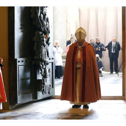 Papež odprl sveta vrata (photo: Radio Vatikan)