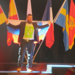 Rok Verstovšek Tanšek ponosen ob prevzemu medalj (photo: Nataša Ličen)