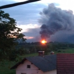 Požar Vrhnika Kemis (photo: Robert Božič)