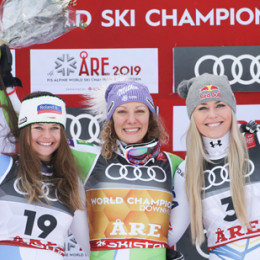 Ilka Štuhec (sredina), Lindsey Vonn (desno), Corrine Suter (levo) (photo: FIS/slo-ski.si)