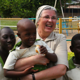 S. Vesna Hiti na misijonu v Burundiju (photo: Izidor Šček)