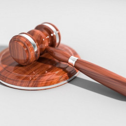 Sodišče, sodno tolkalo, pravica (photo: Pixabay)