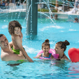Številni bazeni za vse okuse (photo: Sava Hotels & Resorts)