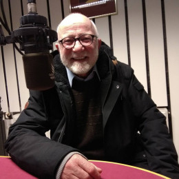 p. dr. Martin Kmetec v studiu Radia Ognjišče (photo: Blaž Lesnik)